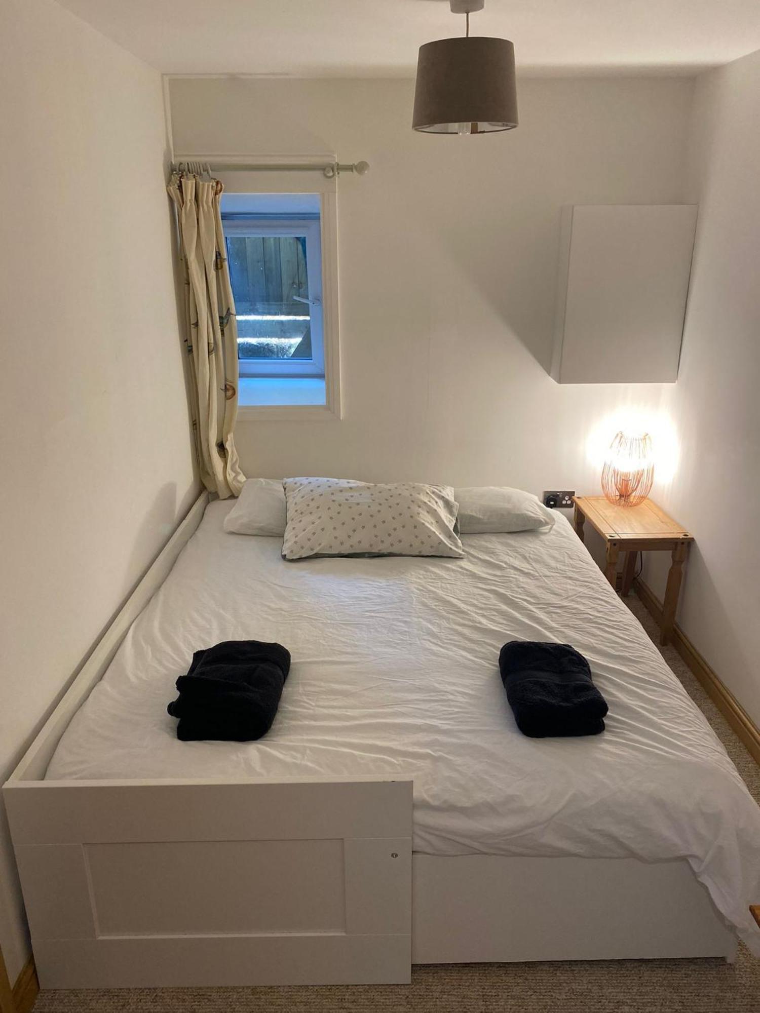 Spacious 2 Bedroom Apartment Near Seafront 彭赞斯 外观 照片